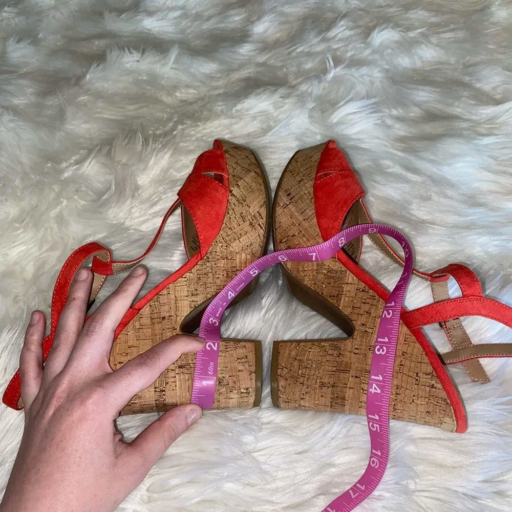 Sun & Stone salmon colored wedges size 9 NWOT